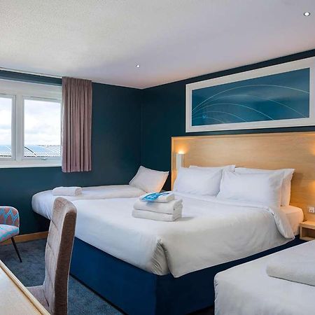Travelodge Aberdeen Airport Værelse billede