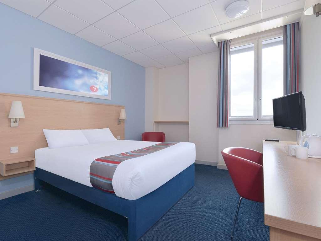 Travelodge Aberdeen Airport Værelse billede