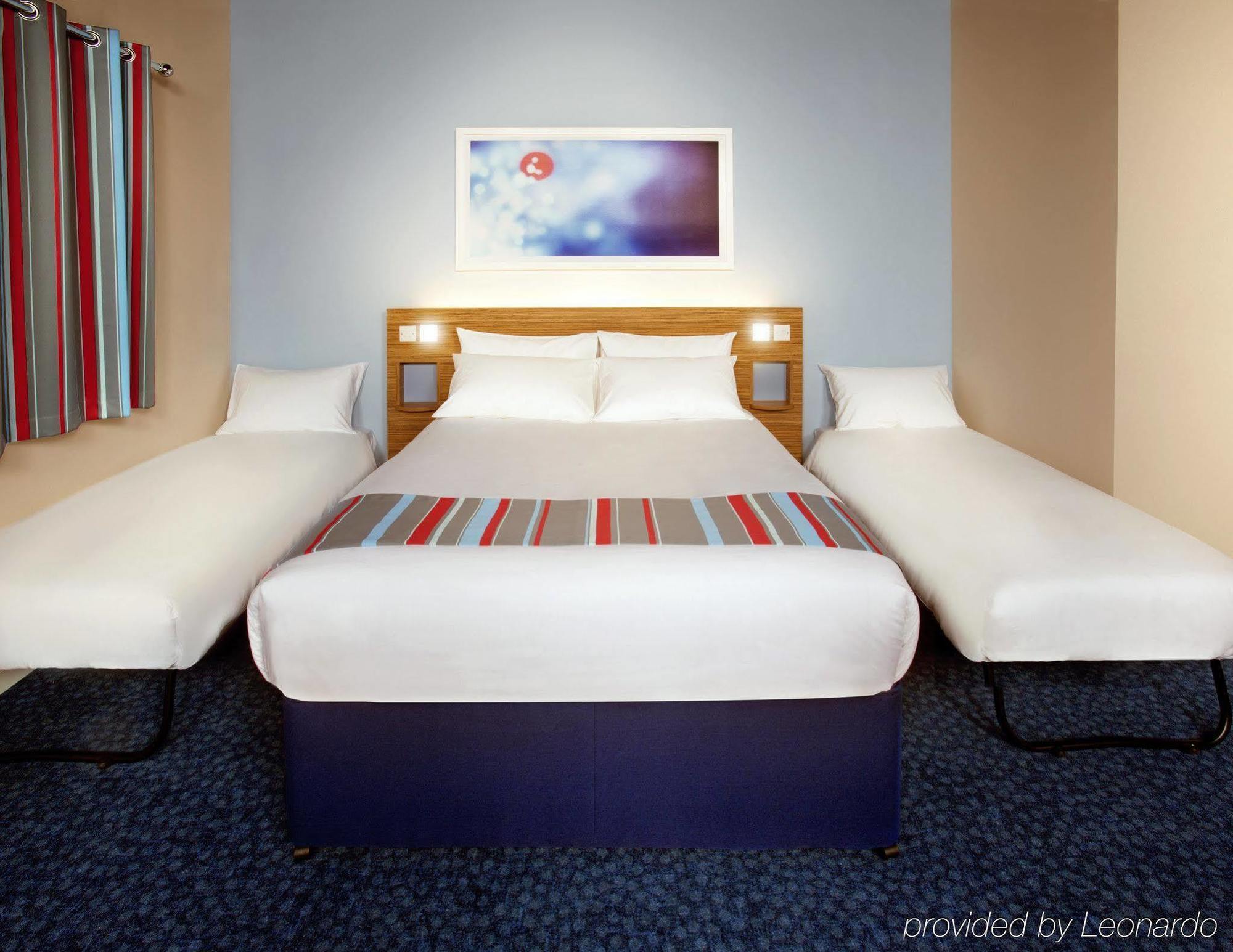 Travelodge Aberdeen Airport Eksteriør billede