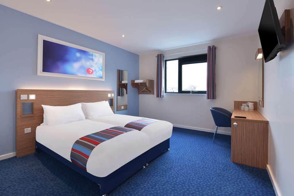 Travelodge Aberdeen Airport Værelse billede